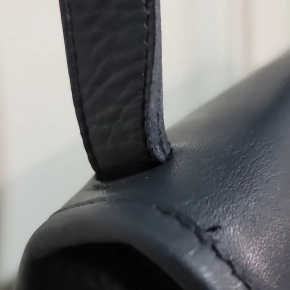 Vintage Coach Navy Leather Crossbody Bag - Picture 7 of 16